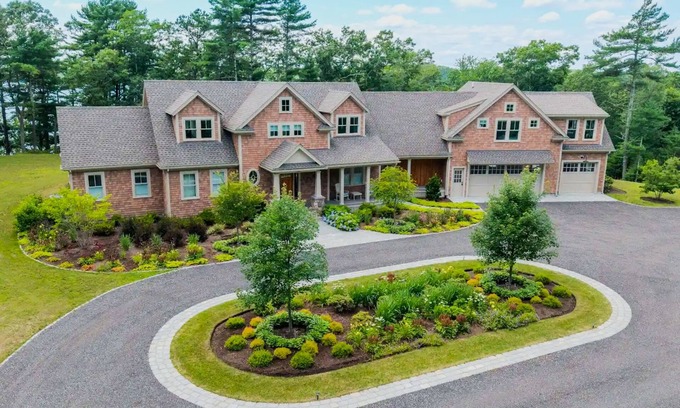 Plymouth Casa | Incredible home on lake with views, private beach, deck, AC, & W/D