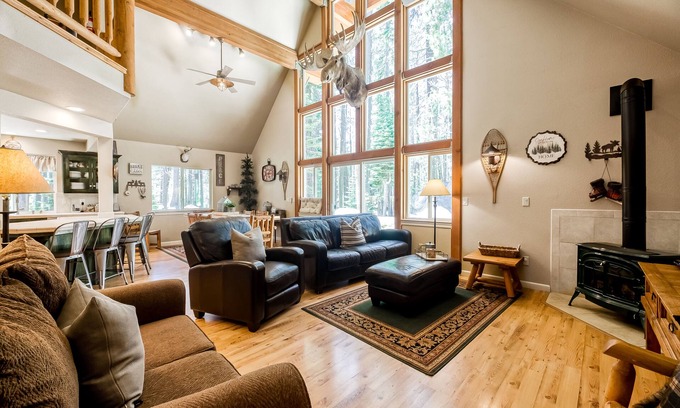 Soda Springs Casa | Incredible house with loft with furnished patio, fireplace, and grill