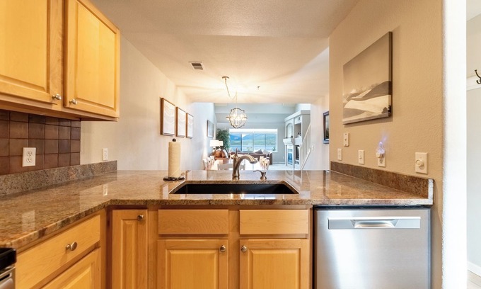 Frisco Apartamento | Incredible Lake Views, On Lake & Recpath, Skiing Nearby, Balcony by Summit County Mountain Retreats