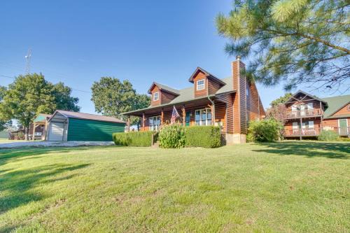 Vian Casa | Incredible Log Home 1 Mile From Lake Tenkiller