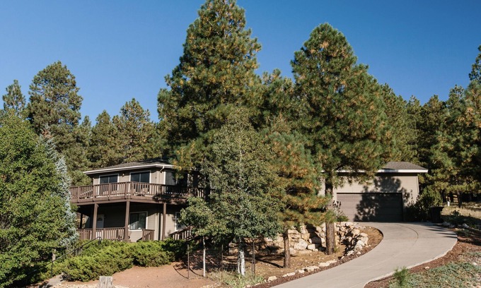 Flagstaff Cabina | Incredible Mountain Views! Flagstaff home in Continental Country Club Sleeps 12