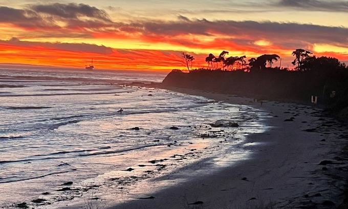 Goleta Condominio | Incredible oceanfront 2-bedroom condo in Goleta