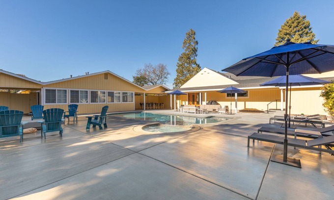 Graton Casa | Incredible Sebastopol Estate Surrounded by Vineyards