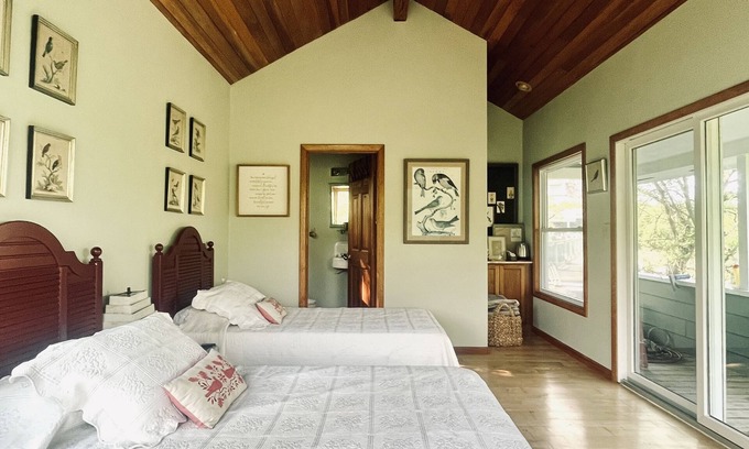 London Cabaña | Incredible Treeline Views! The treehouse guest house, where the bison roam...