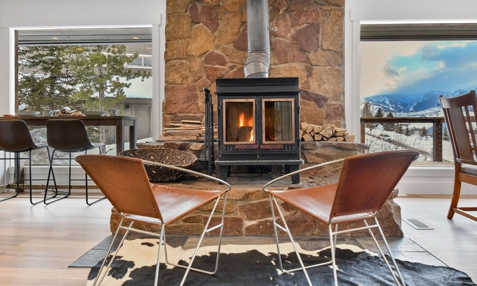 Highland Estates Casa | Incredible Views, 2 Gourmet kitchens + Living Spaces! Park City Mountain View 6250