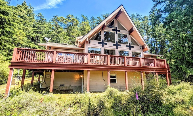 Eastsound Villa | Incredible Views | 3bd Villa / Ping pong, Garden, 1 mile from Beach!