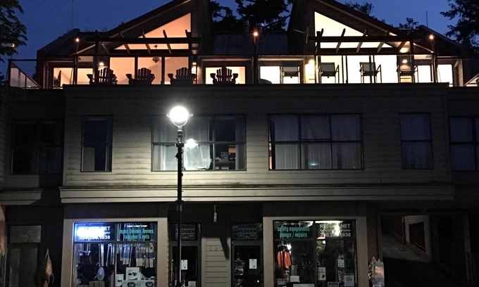 Campbell River Condominio | Increíbles vistas, día y puerto iluminado noches