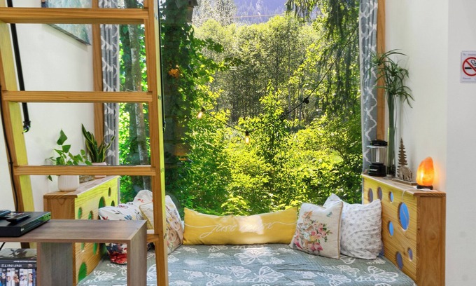 Gold Bar Casa | Incredible Views ~ Trail Access~ Kayak Rentals Nearby