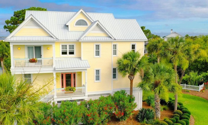 Beachwalk Casa | Incredible Water Views and Golf Cart