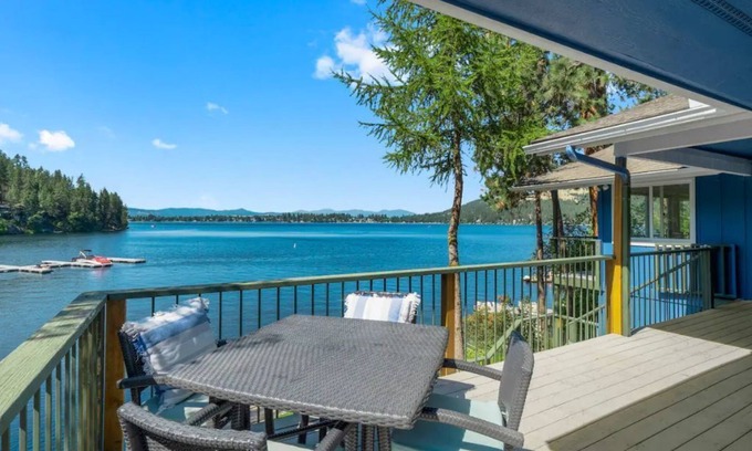 Liberty Lake Casa | Incredible Waterfront Lakehouse on Liberty Lake