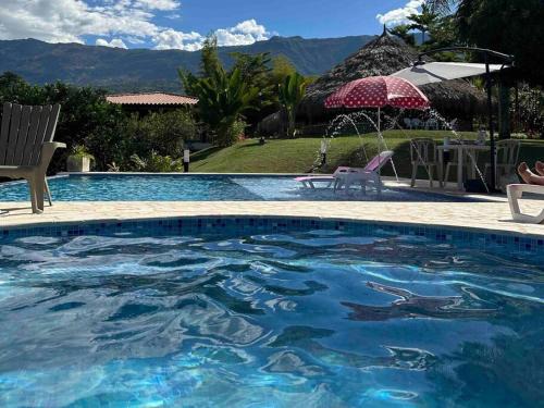 Tamesis Casa | increible casa de campo con piscina y jacuzzi!