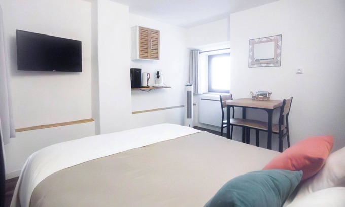 Montpezat-sous-Bauzon Cama Y Desayuno | Independent room with private bathroom