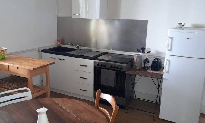 Pouilly-sur-Loire Apartamento | Independent apartment in large villa house