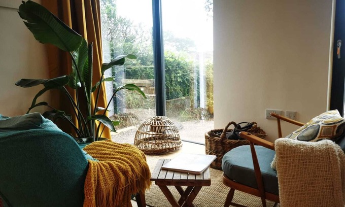 Lyme Regis Apartamento | Independent Ensuite Room, Great Location + Parking