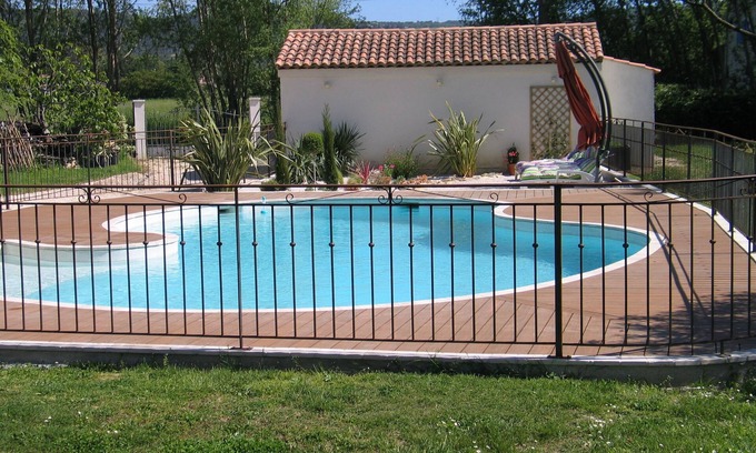 Le Beausset Casa | Casa independiente con piscina climatizada.