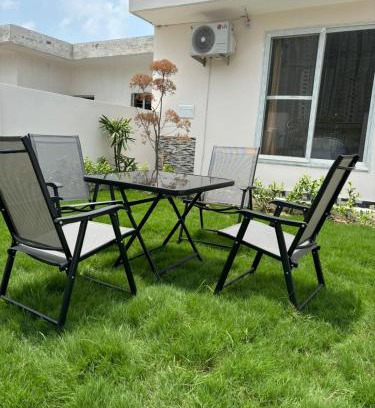 Noida Complejo | Independent House with Garden