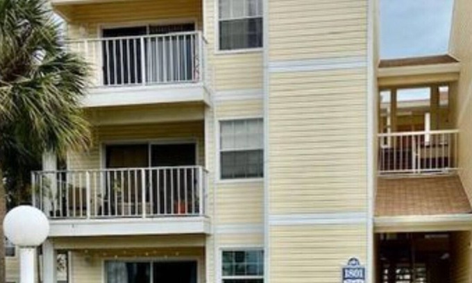 Ocean Side Village Condominio | Indialantic Florida/ Melbourne / Indian Harbour beach 32903