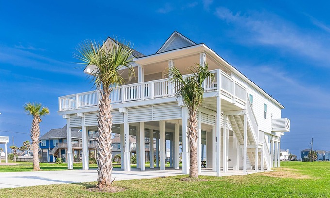 Indian Beach Casa | "Indian Beach Luxury | Beach & Bay View