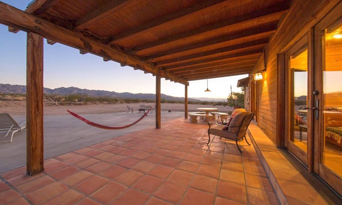 Indian Cove Cabina | Joshua Tree Retreat (en la frontera del Parque Nacional) Bañera de hidromasaje, piscina, WiFi