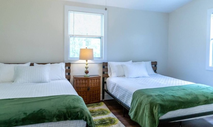 Dahlonega Casa | Indian Hills Retro Motel Suite E
