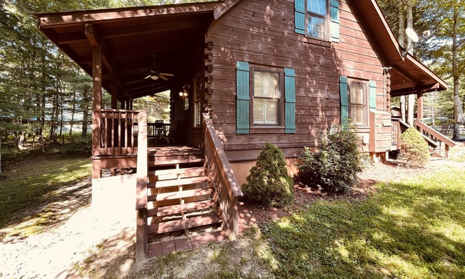 Jamestown Cabina | Indian Rock Trail Equestrian Cabin and Barn, Big South Fork, Direct Trail Access