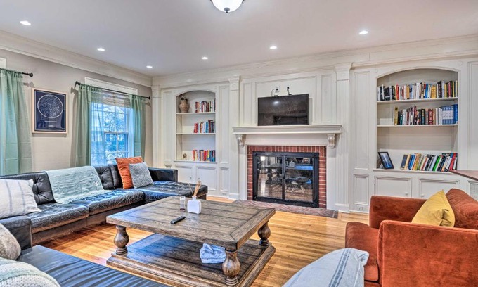 Meridian-Kessler Casa | Indianapolis Family Home in Walkable Area!
