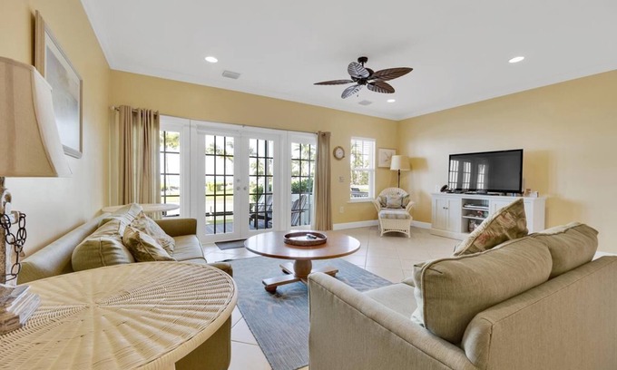 Indigo Reef Marina Homes Casa | Indigo Reef Resort Waterfront Villa 9 With Boat Dockage, Pool, and Sunset-View