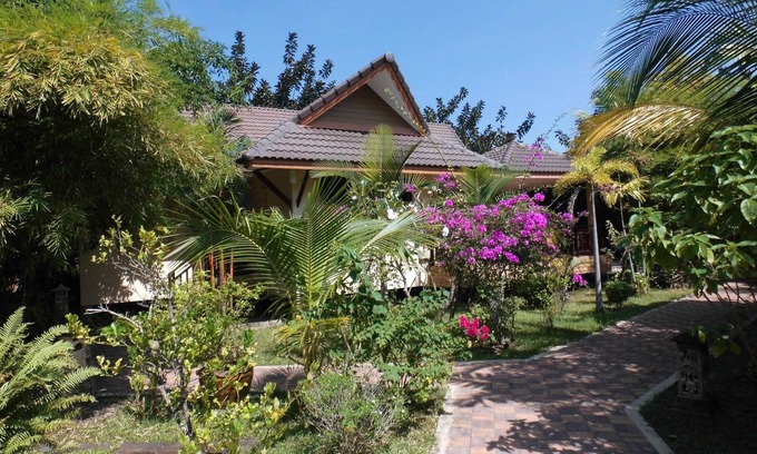 Ban Phe Casa | Individuo que vive en "mini-resort 'con piscina, cerca de Koh Samet