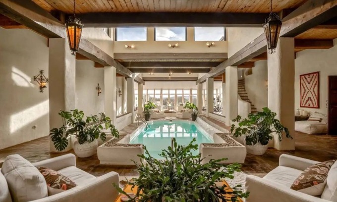 La Cienaga Casa | Indoor Pool-Expansive Views- Minutes to the Plaza-Hacienda Tesoro Escondido!
