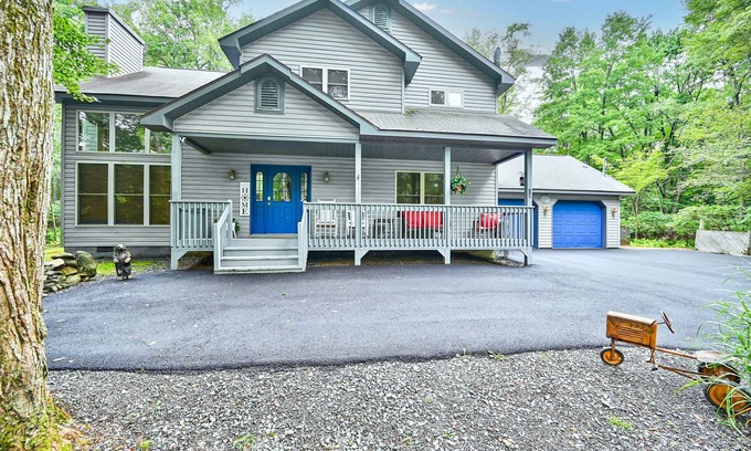Gouldsboro Casa | 4BR Big Bass Lake house in Heart of Poconos. /HotTub/Beach/Lakes/Pools/GameRoom