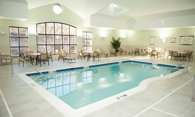 North Wales Condominio | Al oír Suite accesible | Gimnasio abierto las 24 horas, piscina cubierta + bañera de hidromasaje compartida