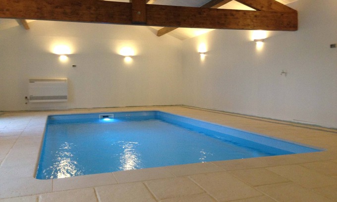 Bouille-Courdault Casa | Piscina de interior