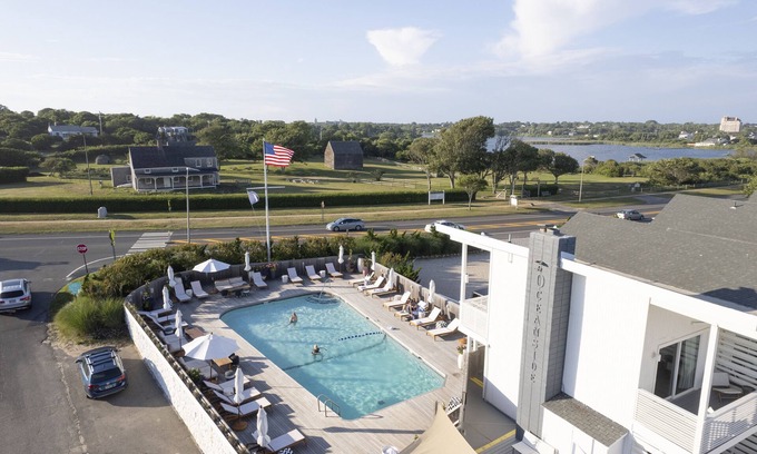 Montauk Hotel | Indulge In An Unforgettable Getaway Experience! 4 Relaxing Units, Free Parking