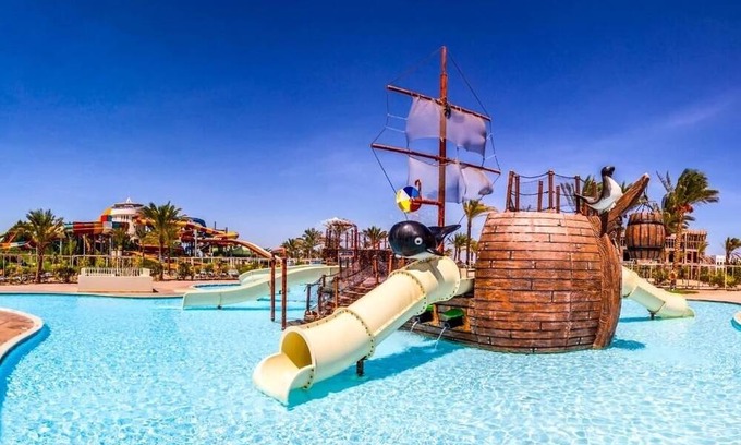 Makadi Bay Complejo | Indulge in 3 Relaxing Rooms with Outdoor Pool Near Snorkeling Paradise