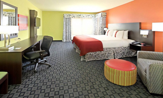 Garland Casa | Indulge the Chic Comfort of our Grand Suite
