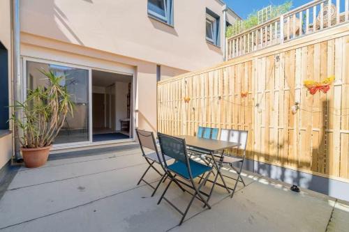 Toulouse East Apartamento | Industrial 2 bedroom with terrace, parking and wifi