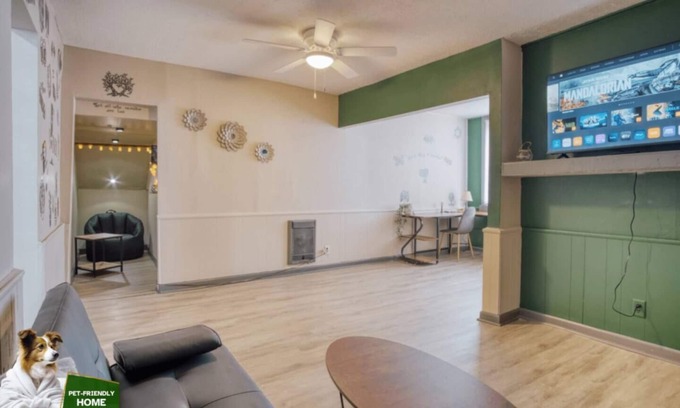 Windsor Park Apartamento | Indy - 1BR/1BA, Ideal Workspace and Garden