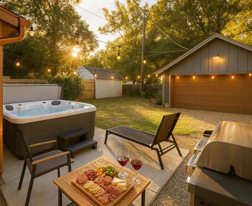 Indianapolis Casa | Indy Events Hub, EV Chrger, Hot Tub, Near Lucas Oil