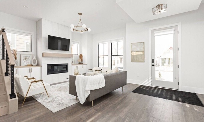Kennedy King Casa | Indy Opulence: Luxe 5BR Near Downtown