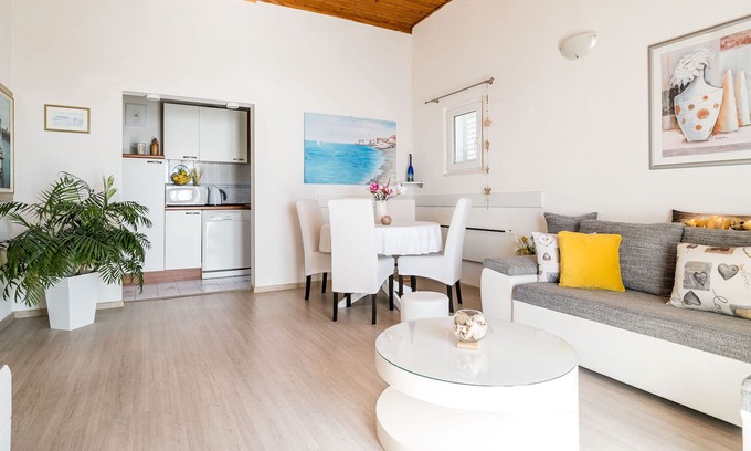 Lozica Apartamento | Indy's Beach Apartments