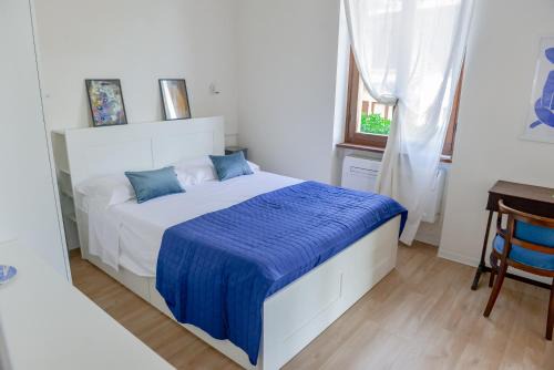 Salo Apartamento | Ines Lake Garden - with private parking & garden