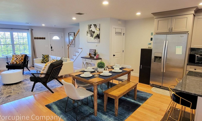 Framingham Casa | Infant-friendly Luxurious 7 Beds, 6 Room Home with BONUS Loft! A Dream Getaway!