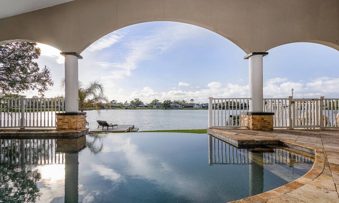 Port Charlotte Casa | Infinity Pool LARGE Home on Lake — ALL NEW — Summer Fall Winter 25-26 Available