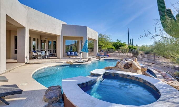 Black Mountain Shadows Casa | Infinity Pool: Stunning Home in Cave Creek!