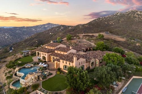 Poway Casa | Infinity Pool Theater Pickleball 360 Views Near Lake Poway Sunset Point Estate by AvantStay