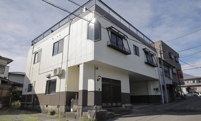 Fujiyoshida Casa | Infusing Japanese art into the accommodation Spectacular rooftop views Samurai Hotel Mount Fuji/Fujiyoshida Yamanashi