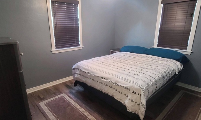 Mansfield Casa | Inkcarceration Blue Sapphire Cottage, Close to Venue
