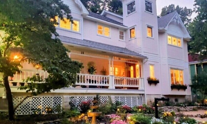 Eureka Springs Historic District Cama Y Desayuno | Inn at Rose Hall