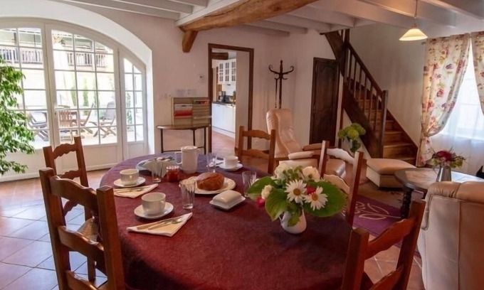 Courcelles Casa | Casa rural Courcelles, 4 dormitorios, 8 personas