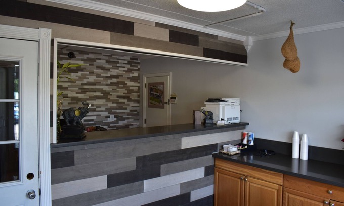 Lenoir City Hotel | Inn Of Lenoir Motor Lodge